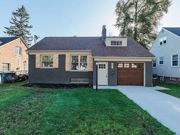 561 Elmwood Rd, Bay Village, OH 44140
