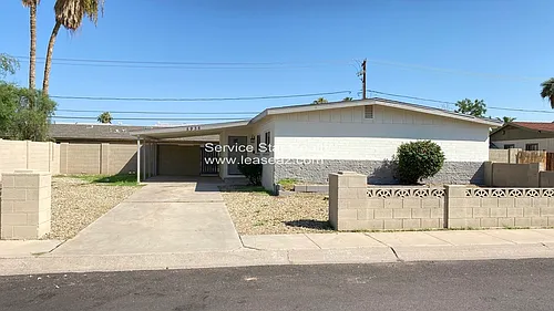 5936 W Seldon Ln Photo 1