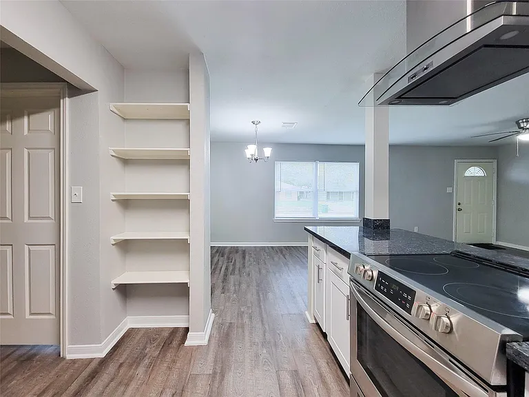 5242 Keystone St — Photo 11