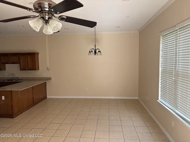 114 Earle Taylor Ln — Photo 3