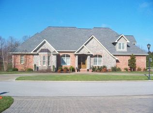 101 McKenzie Pl, Hopkinsville, KY 42240