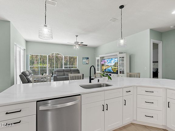5th image of 1029 Stone Lake Dr