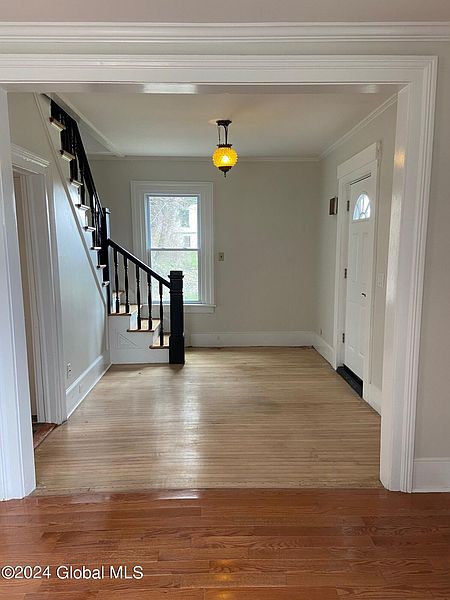 2nd image of 117 Poultney Street