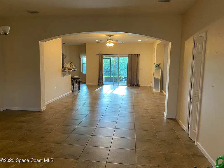 Easton Forest Cir SE — Photo 6