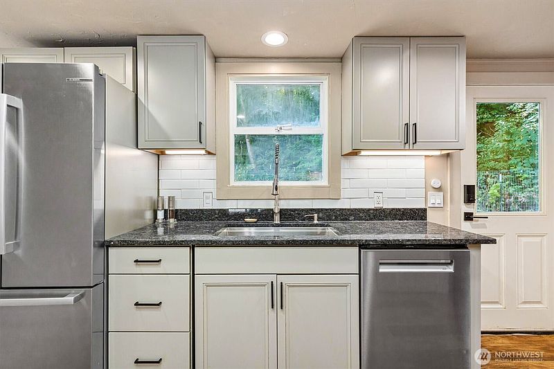 5th image of 8233 NE 169th Street