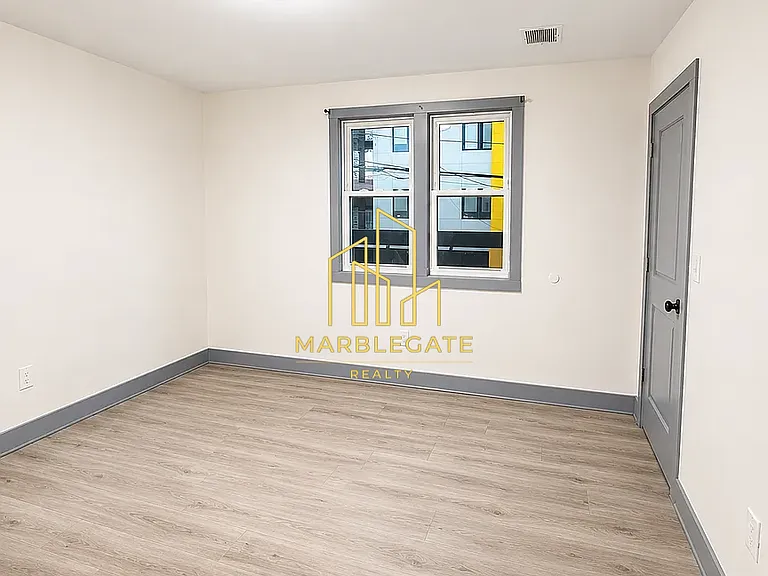 655 S 11th St #22 — Photo 10