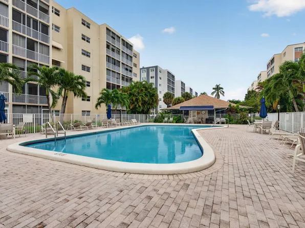 620 NE 12th Avenue #202, Hallandale Beach, FL 33009