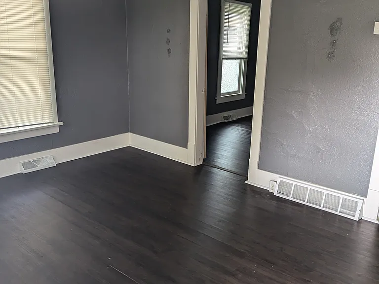 236 W Main St — Photo 2