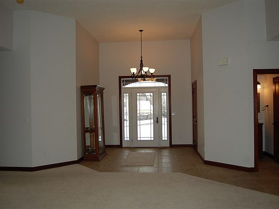 4th image of 41 Lakeside Dr