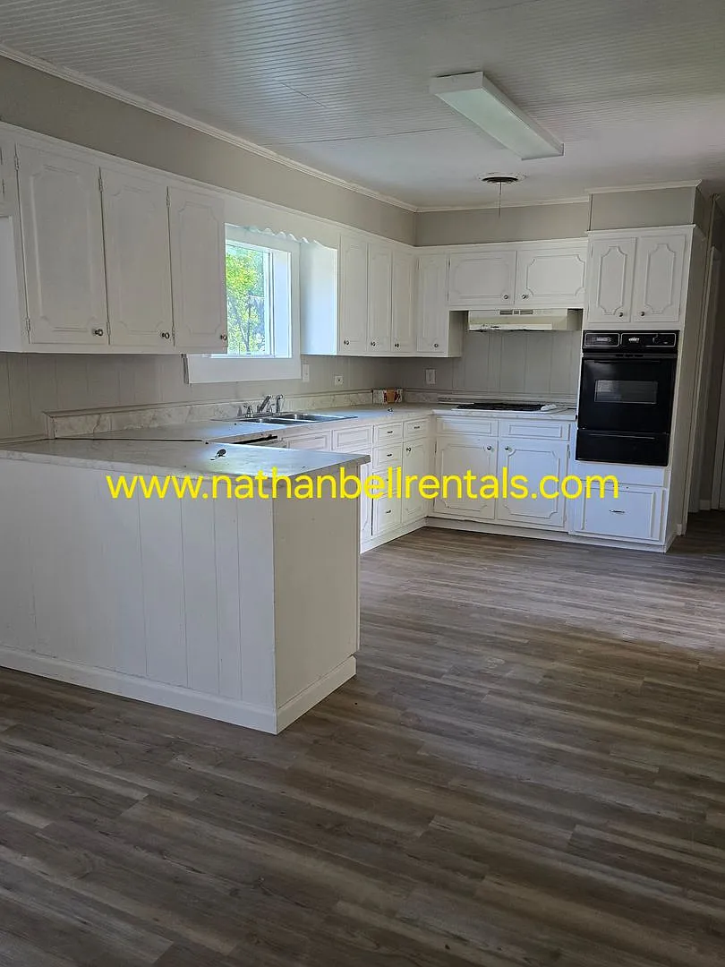 2157 E Price St — Photo 2