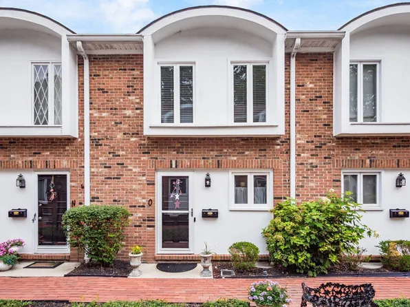 108 E Dublin Granville Rd APT O, Columbus, OH 43085