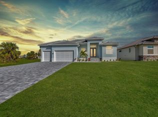 233 Rotonda Blvd S, Rotonda West, FL 33947