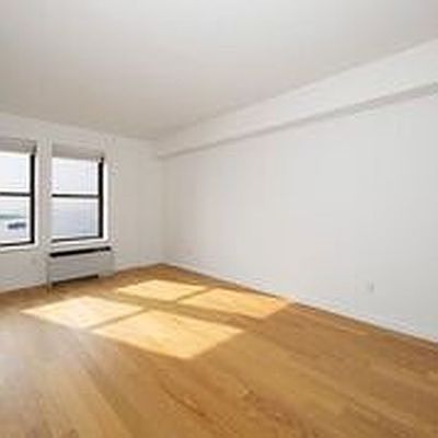 4th image of 1 West St APT 2337