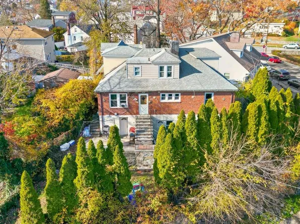 42 Paula Avenue, Yonkers, NY 10704