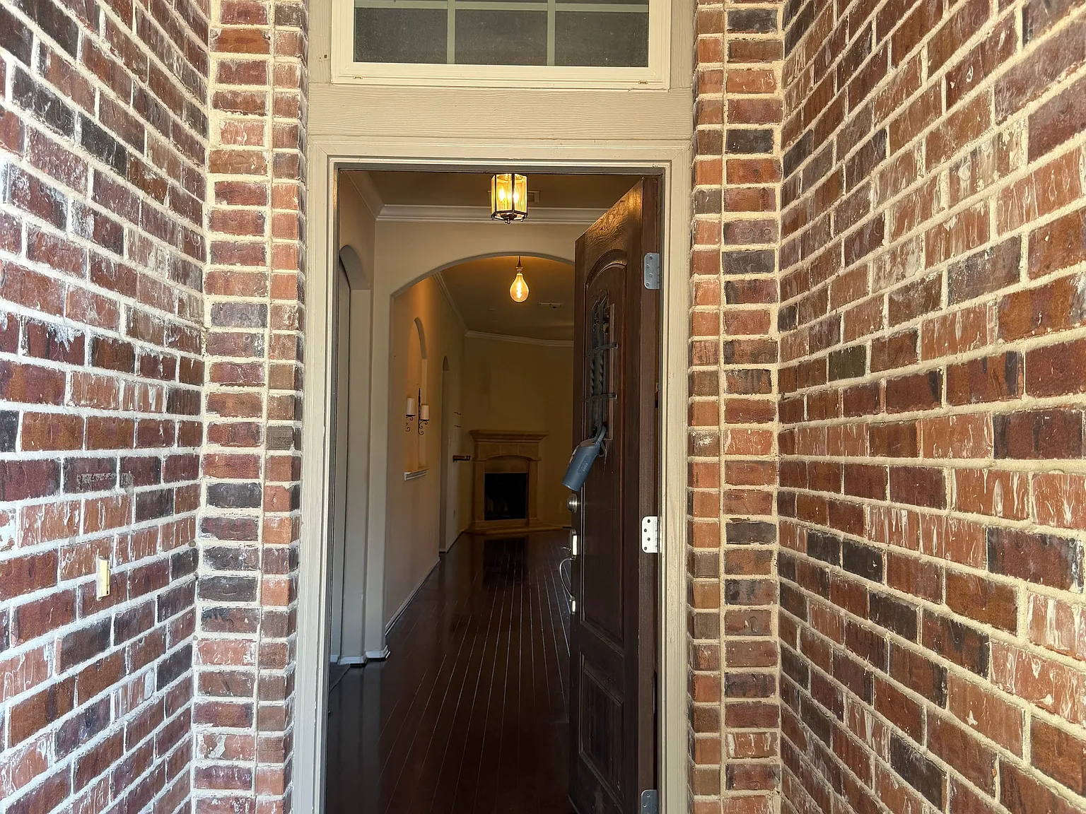 4 bed, 1817 sqft, $2,400 — Photo 2