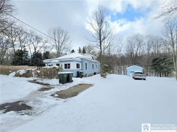 31 Loxley Ct, Jamestown, NY 14701