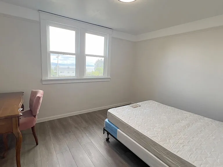 334 Grand Ave — Photo 19