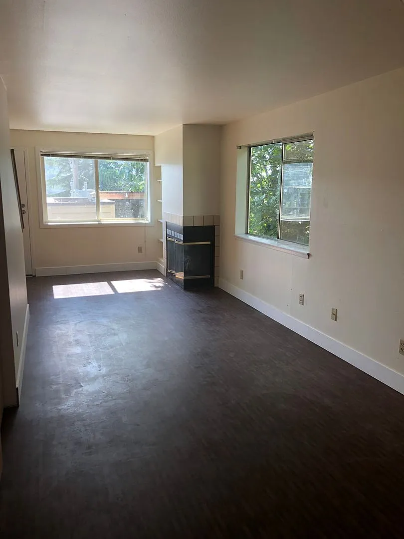 Magnolia Court — Photo 4