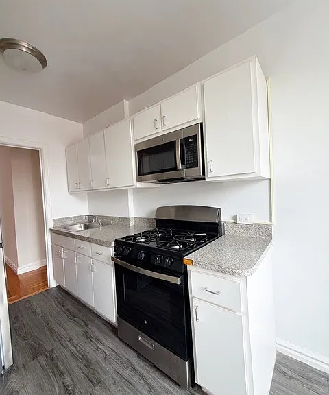 416 E 17th St #6 — Photo 12