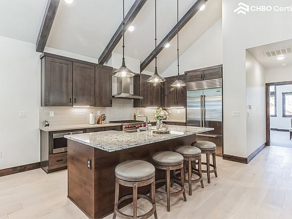 Kitchen Island area
