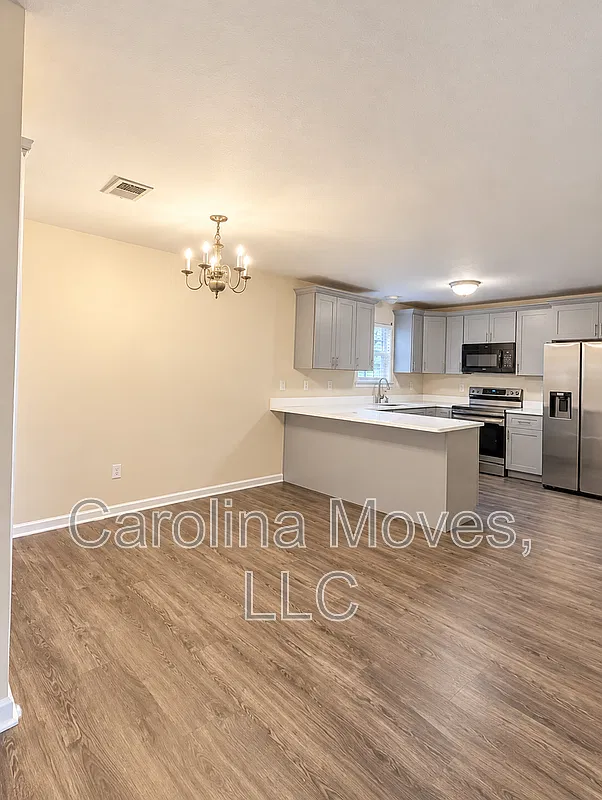 3 bed, 2.5 bath, 1700 sqft, $1,700 — Photo 4