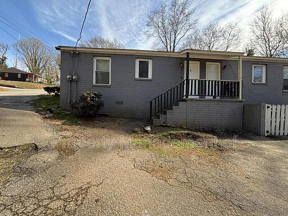 3rd image of 326 Loop St APT E