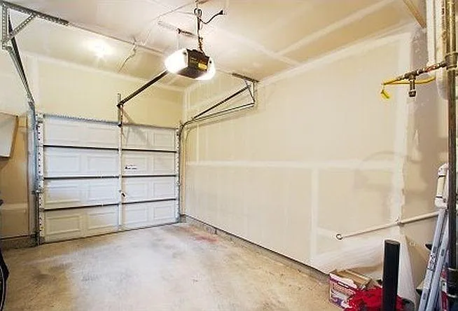2479 NE Park Dr — Photo 13