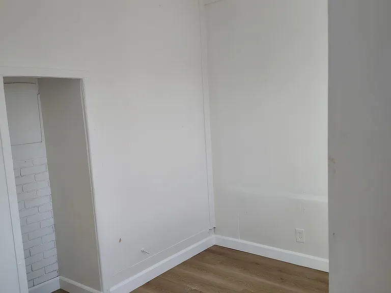 420 N Morrison Ave #1/2 — Photo 7