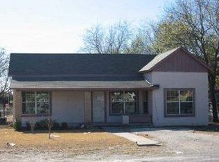 809 E 8th St, Del Rio, TX 78840