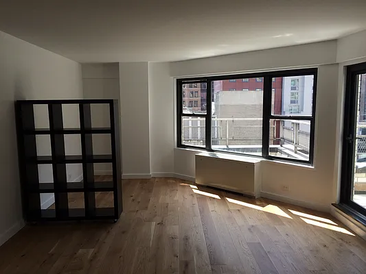 Rented by Olympia House Management | media 240