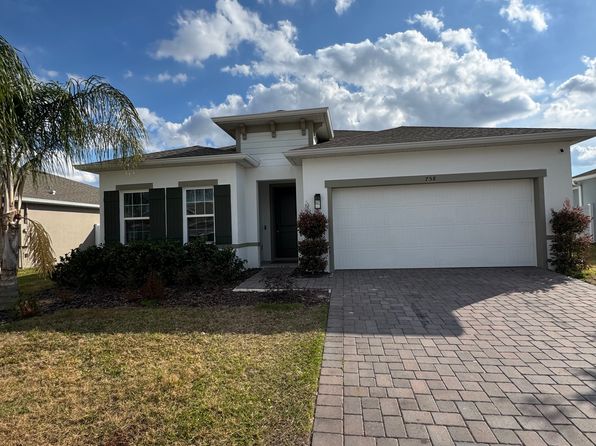 758 Autumn Oaks Loop