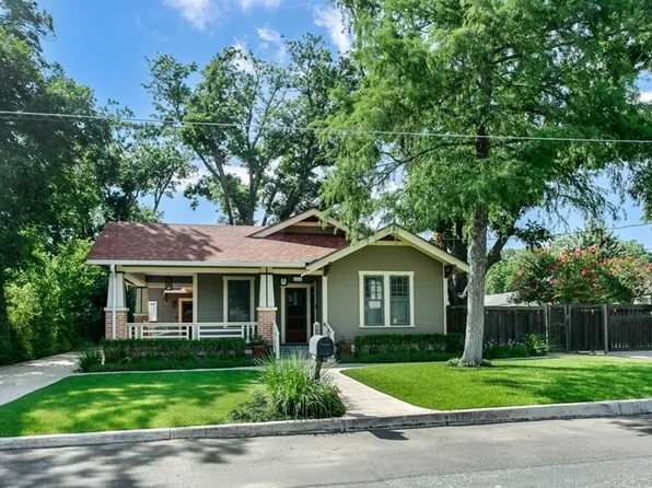 404 N Pecan St, Fredericksburg, TX 78624