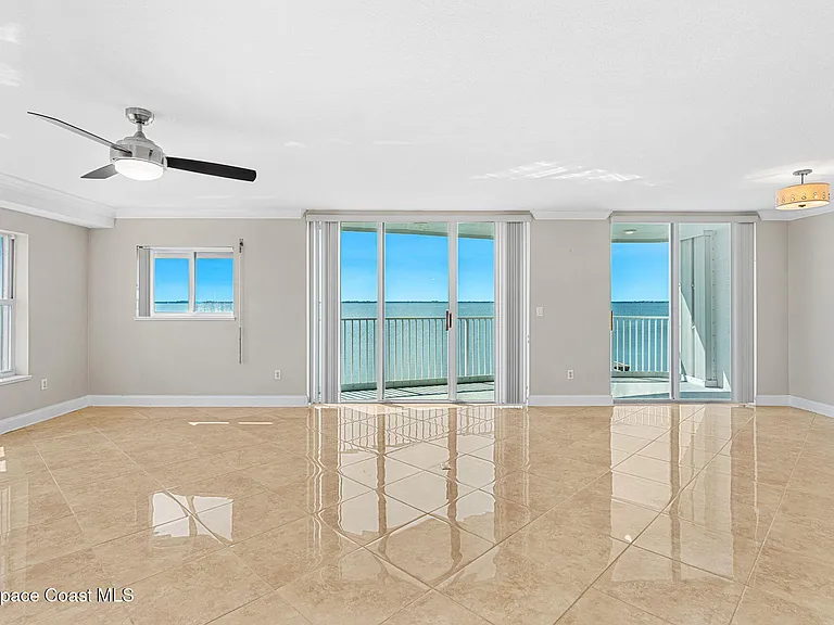 210 24th St #301 — Photo 12