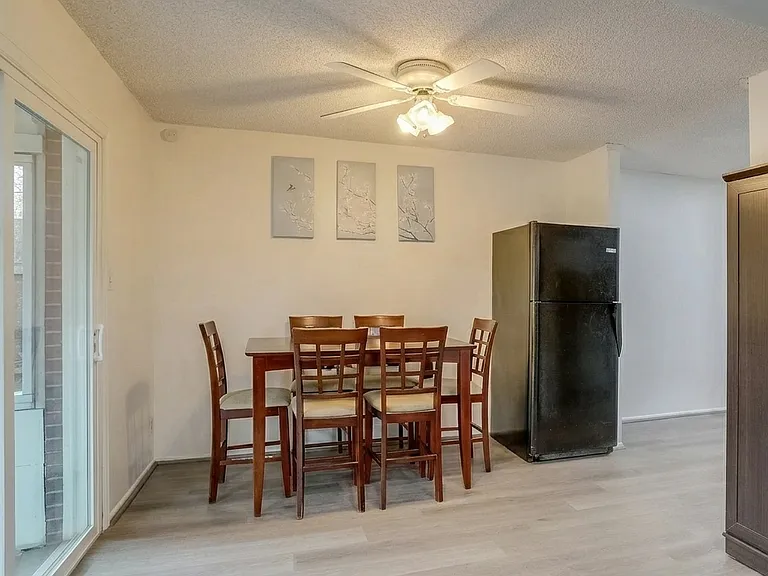 11646 Lincoln St — Photo 7