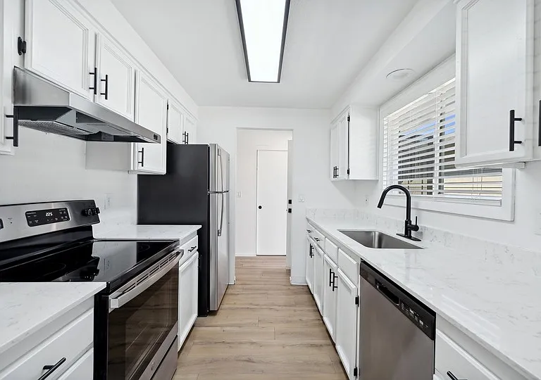 ReNew Rock Creek Townhomes — Photo 15