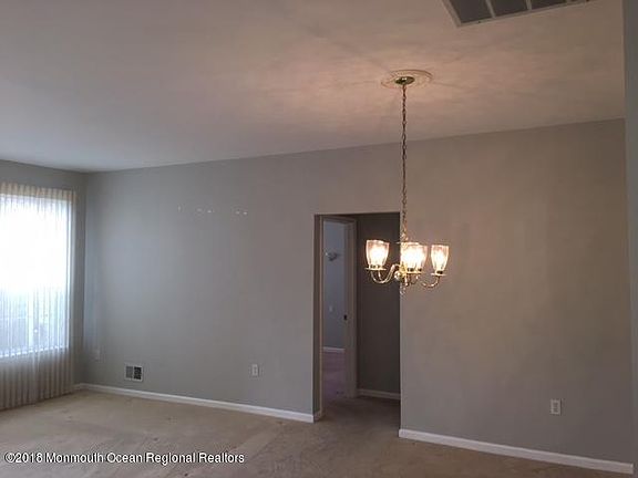 4th image of 7 Sunnybrook Ln #100D