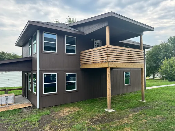 721 W Cornhill St #A-b, Cameron, MO 64429
