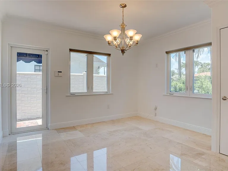 500 SW 51st Ct — Photo 46