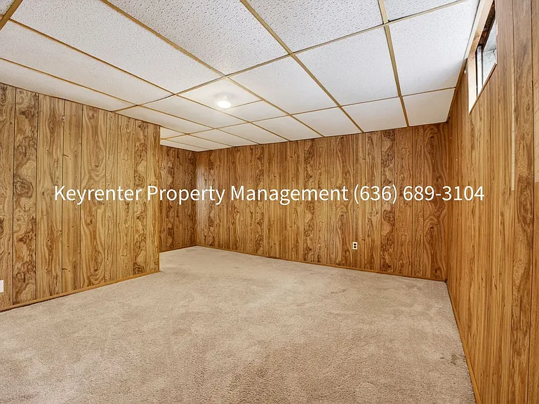 920 Parkcrest Dr — Photo 17