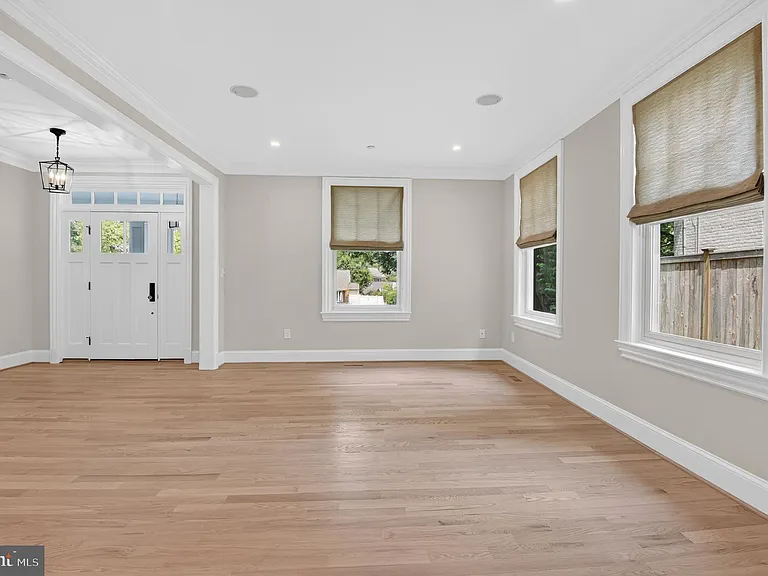 5718 Huntington Pkwy — Photo 15