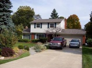 1204 Shenandoah Dr, Rochester Hills, MI 48306