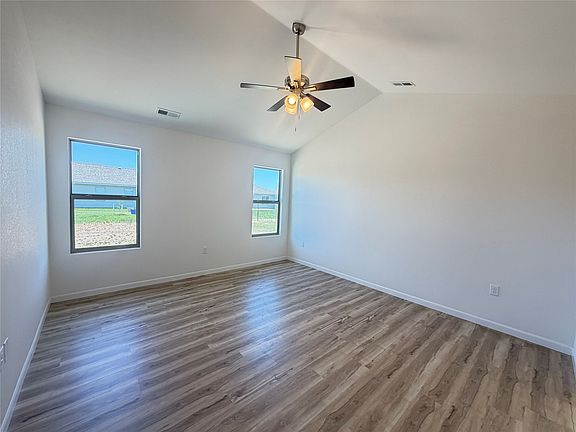 5th image of 1305 Marboeuf Blvd