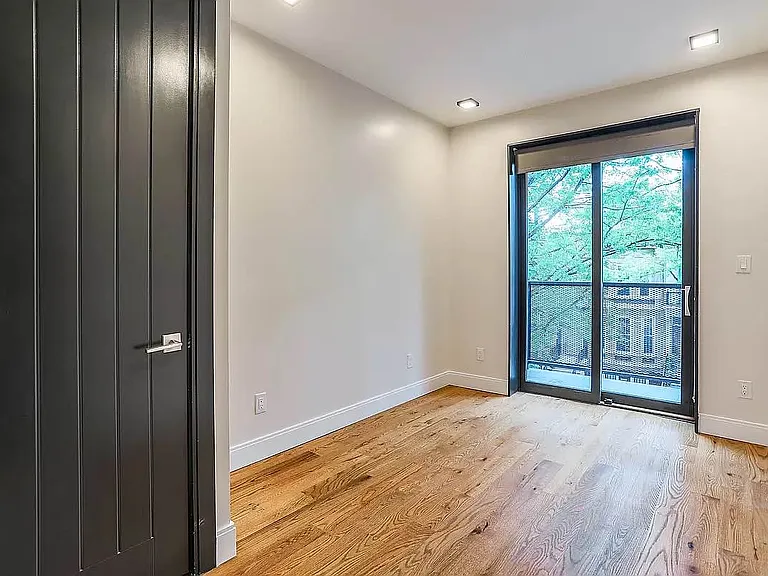 693 Chauncey St #4A — Photo 5