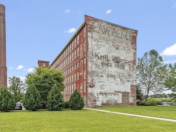 52 Lawrence Dr #M509, Lowell, MA 01854