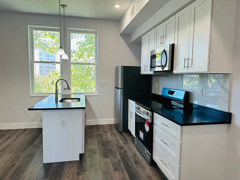 1304 Ridge Ave #2 — Photo 3