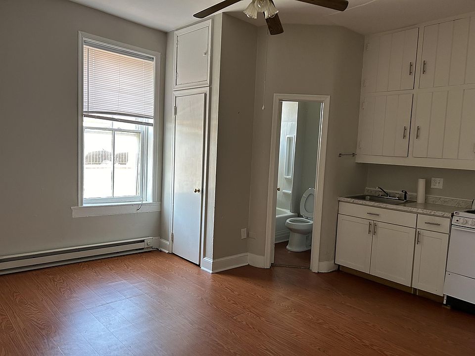 1st image of 400 N Loudoun St #11416430