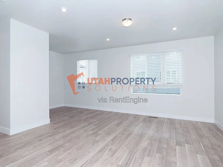 388 S 980 W — Photo 6
