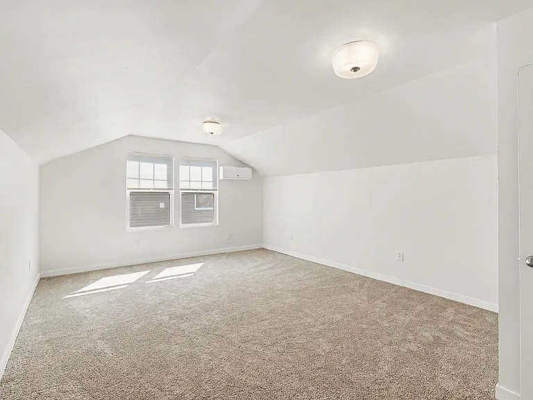 121 Rockingham Way — Photo 20