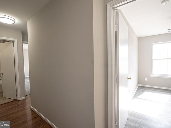 5th image of 40 Smokewood Ct #40200