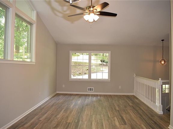 3rd image of 1166 Lakeshore Dr